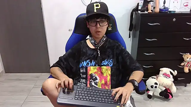 thomascooper7 online show from January 9, 2026, 8:32 pm