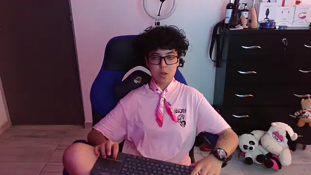 thomascooper7 online show from February 4, 2026, 8:36 pm