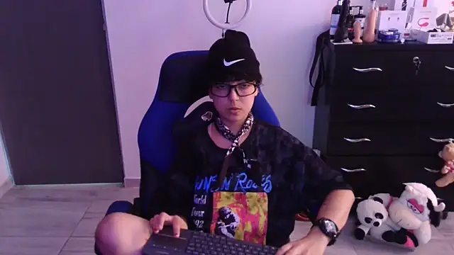 thomascooper7 online show from February 7, 2026, 7:39 pm