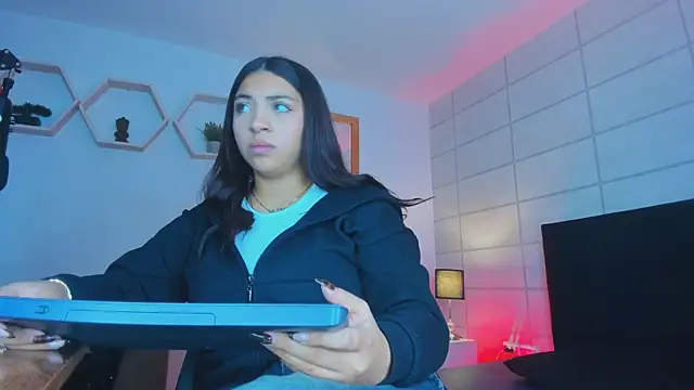 Christine Laam online show from October 30, 2025, 12:28 pm