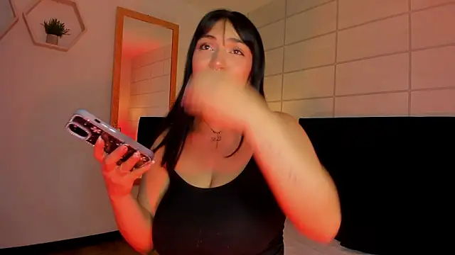 Snapshot of Christine_Laam chatting on February 3, 2026, 12:21 pm Christine Laam online show from February 3, 2026, 12:21 pm