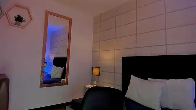 Snapshot of Christine_Laam chatting on February 12, 2026, 12:11 pm Christine Laam online show from February 12, 2026, 12:11 pm