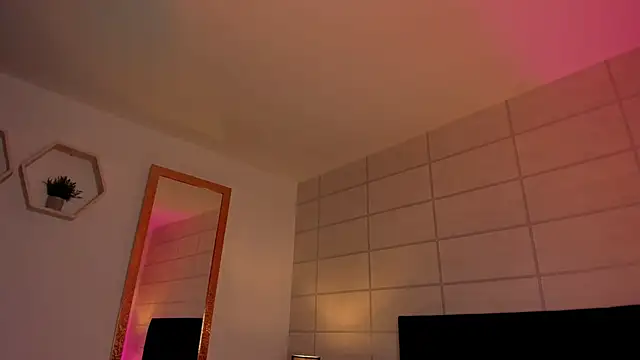 Snapshot of Christine_Laam chatting on February 17, 2026, 12:12 pm Christine Laam online show from February 17, 2026, 12:12 pm