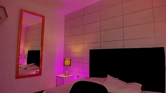 Snapshot of Christine_Laam chatting on February 20, 2026, 12:38 pm Christine Laam online show from February 20, 2026, 12:38 pm