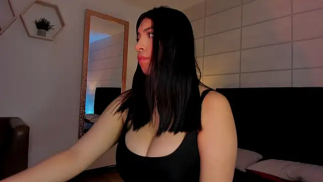 Snapshot of Christine_Laam chatting on February 25, 2026, 12:04 pm Christine Laam online show from February 25, 2026, 12:04 pm