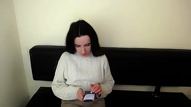 LaimaV  online show from October 13, 2025, 7:52 am