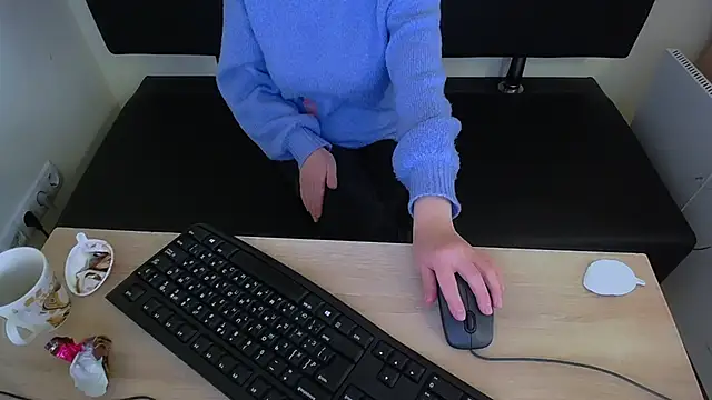 LaimaV  online show from November 11, 2025, 1:55 pm