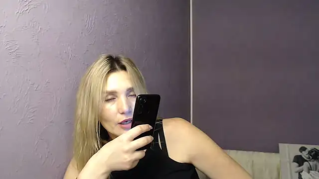 Snapshot of _sexy_lady chatting on December 4, 2024, 2:04 pm sexy lady online show from December 4, 2024, 2:04 pm