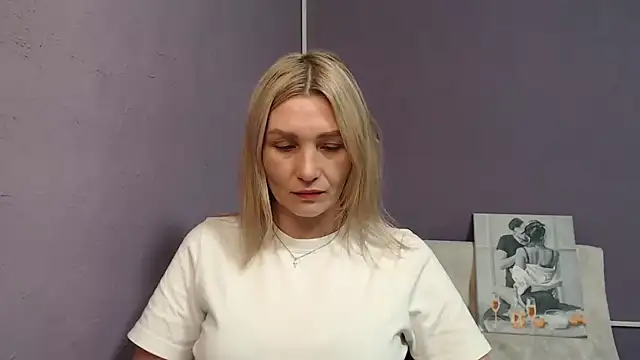 Snapshot of _sexy_lady chatting on December 15, 2024, 3:31 pm sexy lady online show from December 15, 2024, 3:31 pm