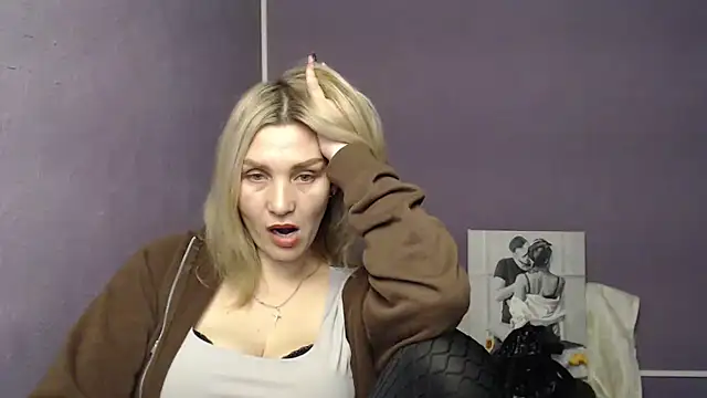 Snapshot of _sexy_lady chatting on December 22, 2024, 9:44 am sexy lady online show from December 22, 2024, 9:44 am