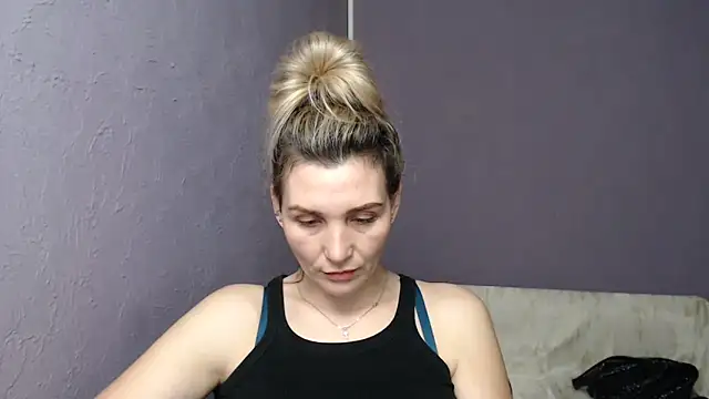 Snapshot of _sexy_lady chatting on February 1, 2025, 3:28 pm sexy lady online show from February 1, 2025, 3:28 pm
