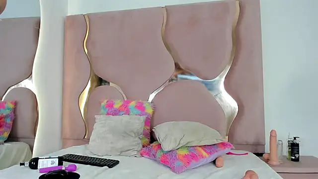 Sofia-candyht online show from February 26, 2025, 3:21 am