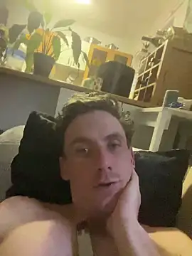 Snapshot of bradleyjamesmc chatting on February 13, 2025, 4:28 pm bradleyjamesmc online show from February 13, 2025, 4:28 pm