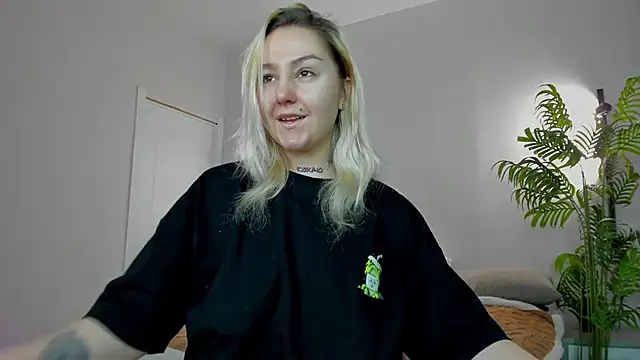 Debbie Taylor online show from November 22, 2025, 5:34 pm