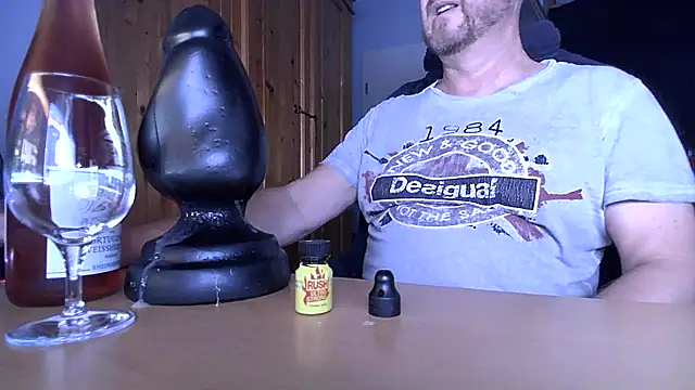 Tom PP cgn online show from September 18, 2025, 9:39 pm