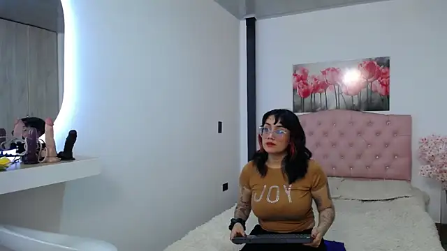 lily f00x online show from September 24, 2025, 7:50 pm
