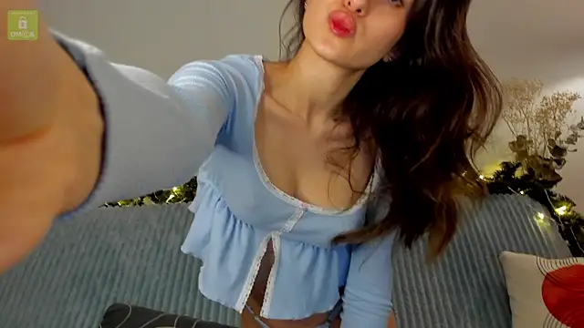 Snapshot of erika_hoiree chatting on December 20, 2024, 11:58 pm erika hoiree online show from December 20, 2024, 11:58 pm