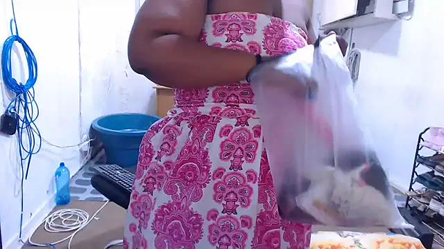 Snapshot of BigbootyNickyx chatting on February 10, 2026, 11:20 pm BigbootyNickyx online show from February 10, 2026, 11:20 pm