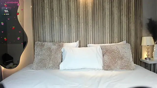 AnahinClar online show from December 5, 2025, 5:20 pm