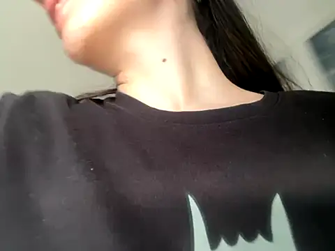 lunitayliam online show from October 9, 2025, 6:17 pm