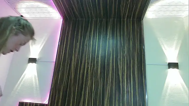 Snapshot of issa_soto_ chatting on February 6, 2025, 1:43 pm issa soto online show from February 6, 2025, 1:43 pm