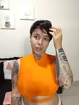 Snapshot of KatInk chatting on February 4, 2025, 10:32 am KatInk online show from February 4, 2025, 10:32 am