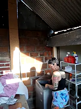 Snapshot of KatInk chatting on October 2, 2025, 12:12 pm KatInk online show from October 2, 2025, 12:12 pm