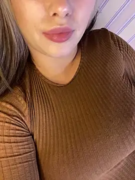 69Laura696 online show from December 9, 2024, 1:13 pm