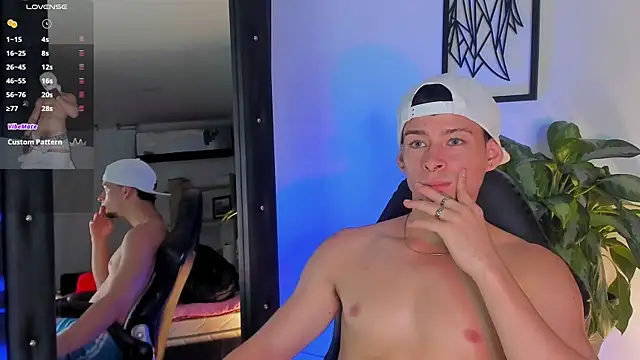 Snapshot of JadeSmiith_ chatting on November 12, 2025, 9:36 pm JadeSmiith online show from November 12, 2025, 9:36 pm