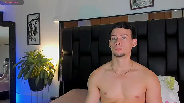 Snapshot of JadeSmiith_ chatting on November 24, 2025, 10:42 pm JadeSmiith online show from November 24, 2025, 10:42 pm