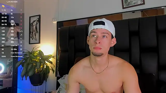 Snapshot of JadeSmiith_ chatting on November 26, 2025, 10:44 pm JadeSmiith online show from November 26, 2025, 10:44 pm