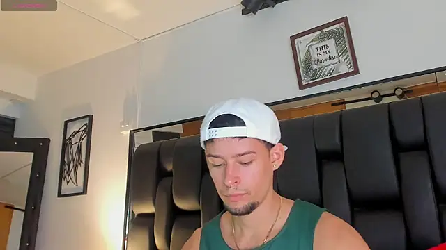 Snapshot of JadeSmiith_ chatting on December 20, 2025, 10:50 pm JadeSmiith online show from December 20, 2025, 10:50 pm