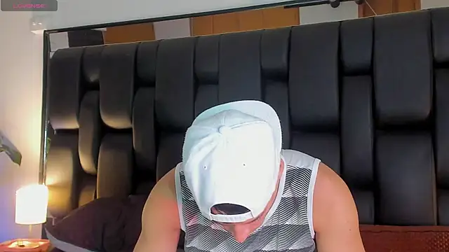 Snapshot of JadeSmiith_ chatting on January 9, 2026, 9:38 pm JadeSmiith online show from January 9, 2026, 9:38 pm