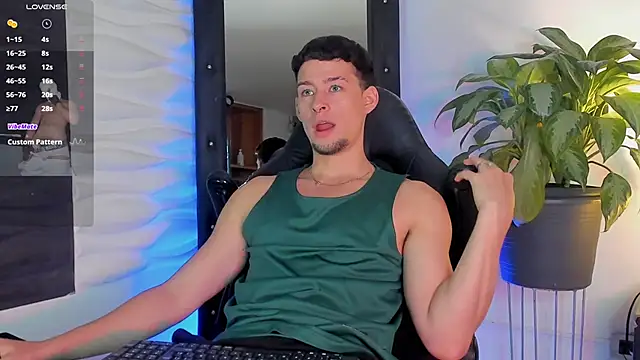 Snapshot of JadeSmiith_ chatting on January 14, 2026, 11:20 pm JadeSmiith online show from January 14, 2026, 11:20 pm