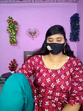 Hot Maleka online show from November 8, 2025, 3:56 pm