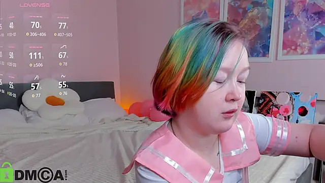 Sara Robinson online show from December 2, 2025, 3:01 am