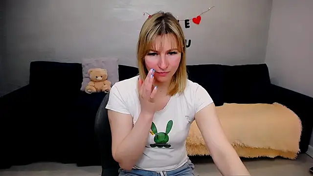 Incredible Ariela online show from May 10, 2026, 9:03 am