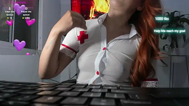 Snapshot of emily_palmeer chatting on October 28, 2025, 9:57 am emily palmeer online show from October 28, 2025, 9:57 am