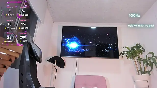 Snapshot of emily_palmeer chatting on November 4, 2025, 10:03 am emily palmeer online show from November 4, 2025, 10:03 am