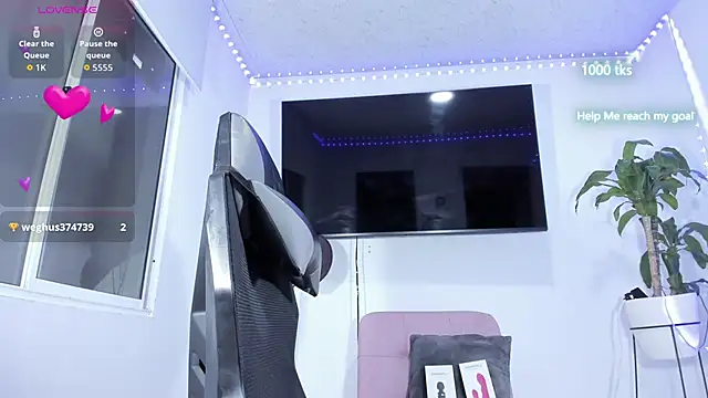 Snapshot of emily_palmeer chatting on November 25, 2025, 10:26 am emily palmeer online show from November 25, 2025, 10:26 am