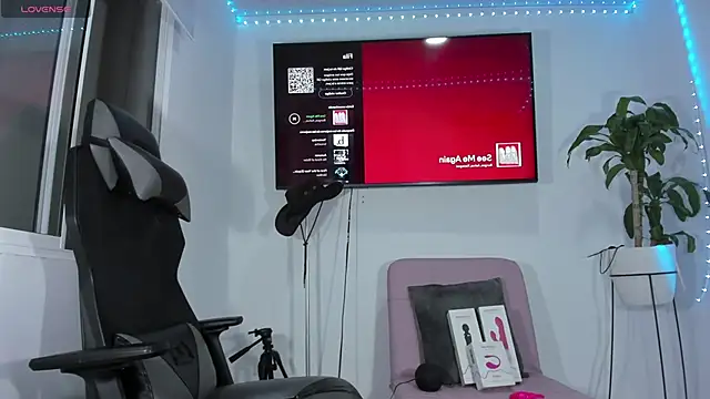 Snapshot of emily_palmeer chatting on December 5, 2025, 10:46 am emily palmeer online show from December 5, 2025, 10:46 am