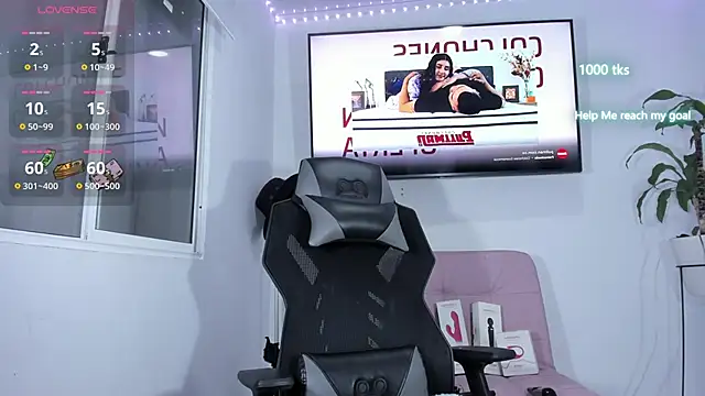 Snapshot of emily_palmeer chatting on January 13, 2026, 10:53 am emily palmeer online show from January 13, 2026, 10:53 am