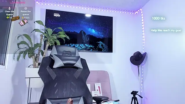 Snapshot of emily_palmeer chatting on February 5, 2026, 10:09 am emily palmeer online show from February 5, 2026, 10:09 am