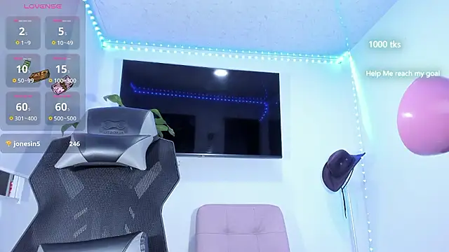 Snapshot of emily_palmeer chatting on February 12, 2026, 10:10 am emily palmeer online show from February 12, 2026, 10:10 am