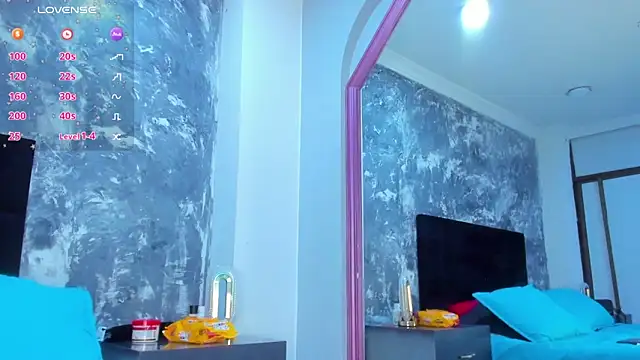 AuroraRojas online show from January 18, 2025, 12:13 am