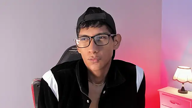 Nick Collins18 online show from September 25, 2025, 7:17 pm