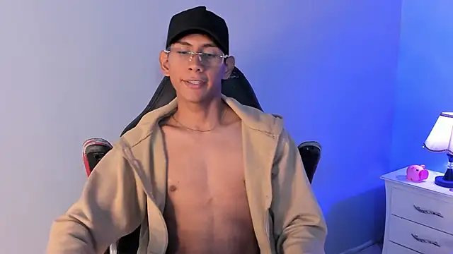 Nick Collins18 online show from September 30, 2025, 8:25 pm