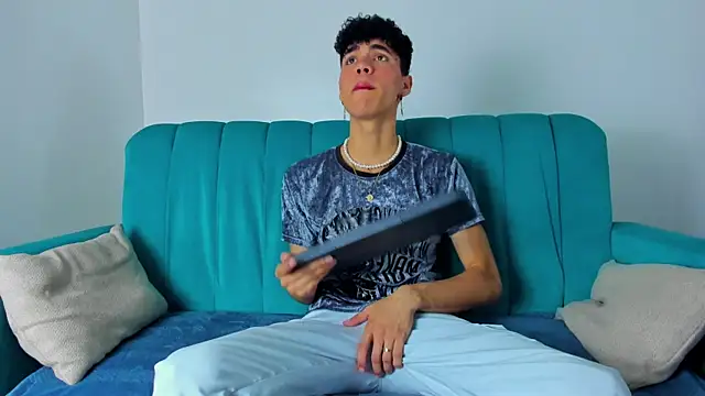 NeoRaptis online show from January 29, 2025, 8:04 pm