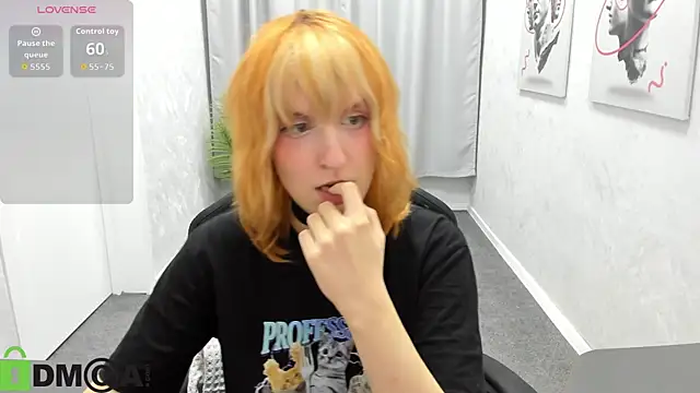 Snapshot of Little_Chips chatting on September 10, 2025, 4:07 pm Little Chips online show from September 10, 2025, 4:07 pm