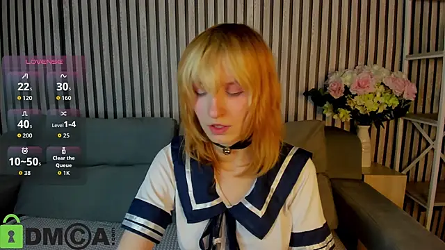 Snapshot of Little_Chips chatting on October 22, 2025, 5:13 pm Little Chips online show from October 22, 2025, 5:13 pm